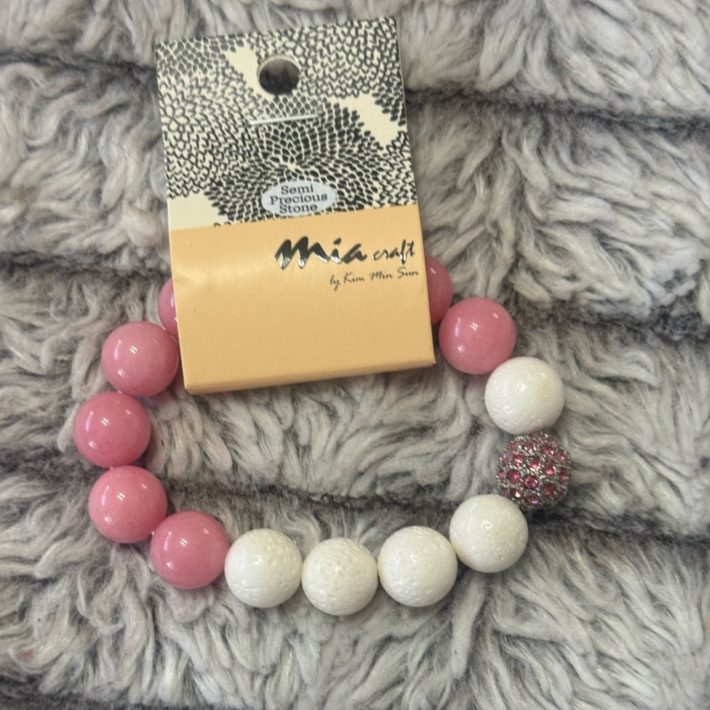 🌸4 for $10 NWT Mia  Craft  Pink & White Beaded Bracelet